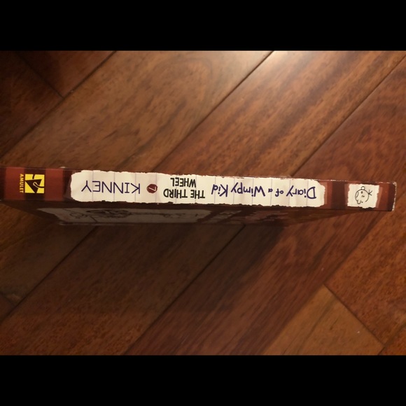 Diary of a Wimpy kid! The Third Wheel book - Picture 3 of 4